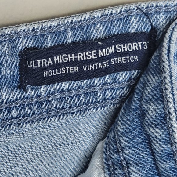 PICK 3 FOR $20 Hollister Ultra High-Rise Mom Short Button Fly Light Wash Size 1 - Picture 3 of 8